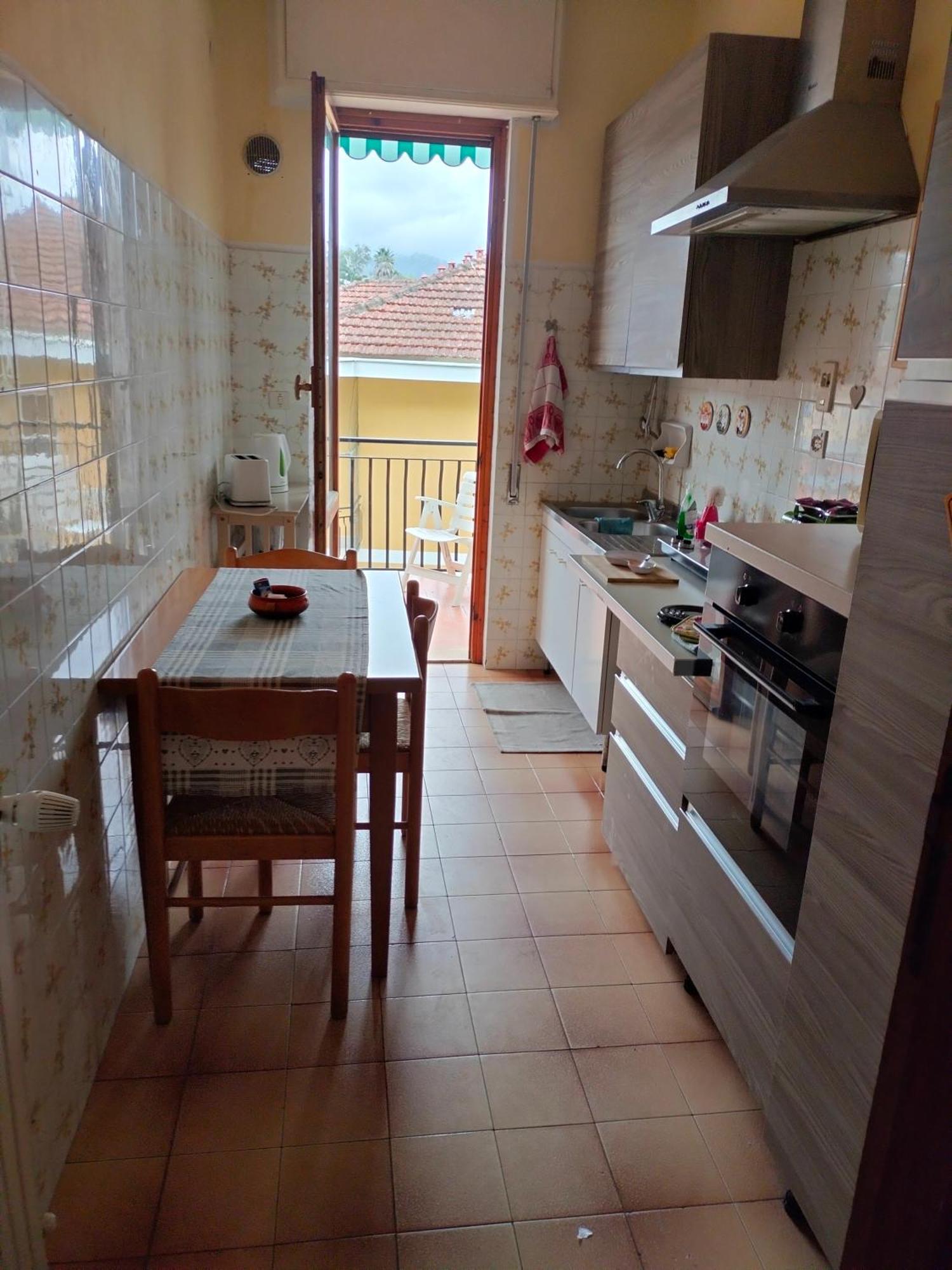 Yellow Submarine Freeparking Petfriendly Rapallo Bagian luar foto